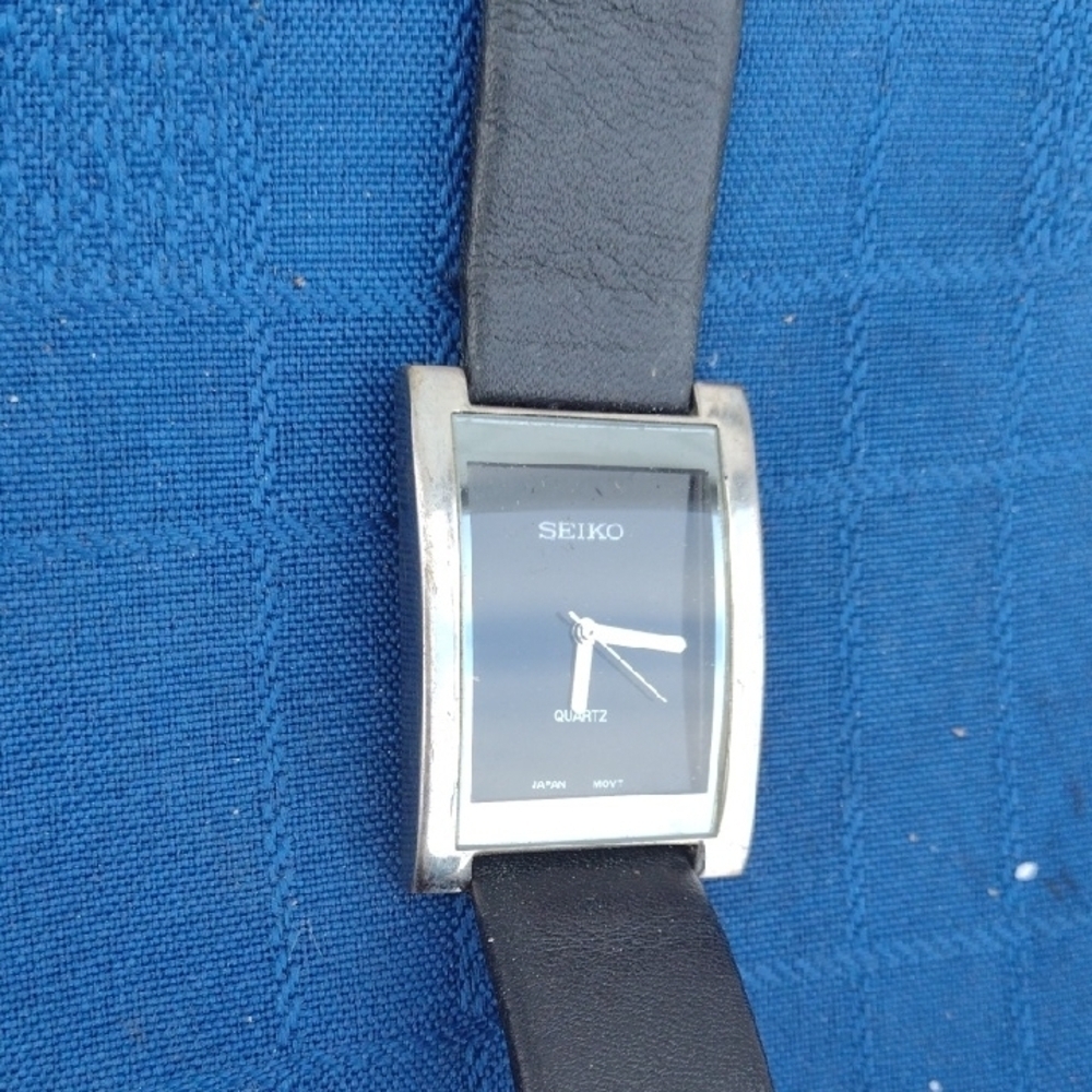 Seiko Black Leather Quartz Watch